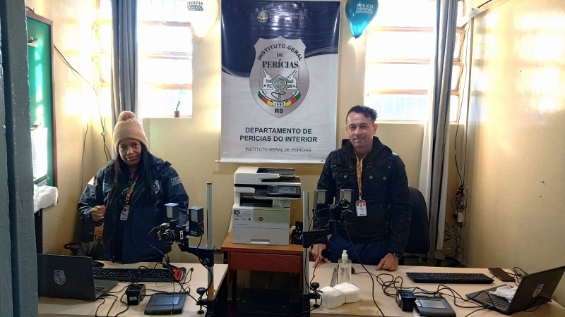 A foto mostra equipe em trabalho